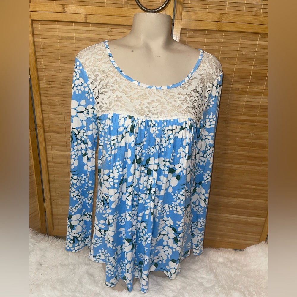 Bishuige blue lace floral long sleeve blouse feminine shirt top NWT medium